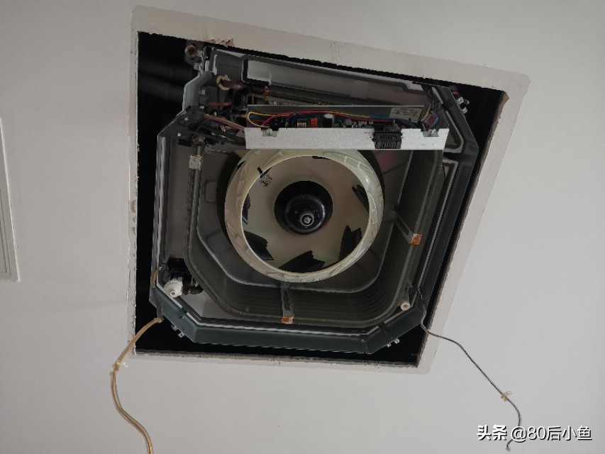 中央空调吸顶机清洗,拆中央空调吸顶机视频