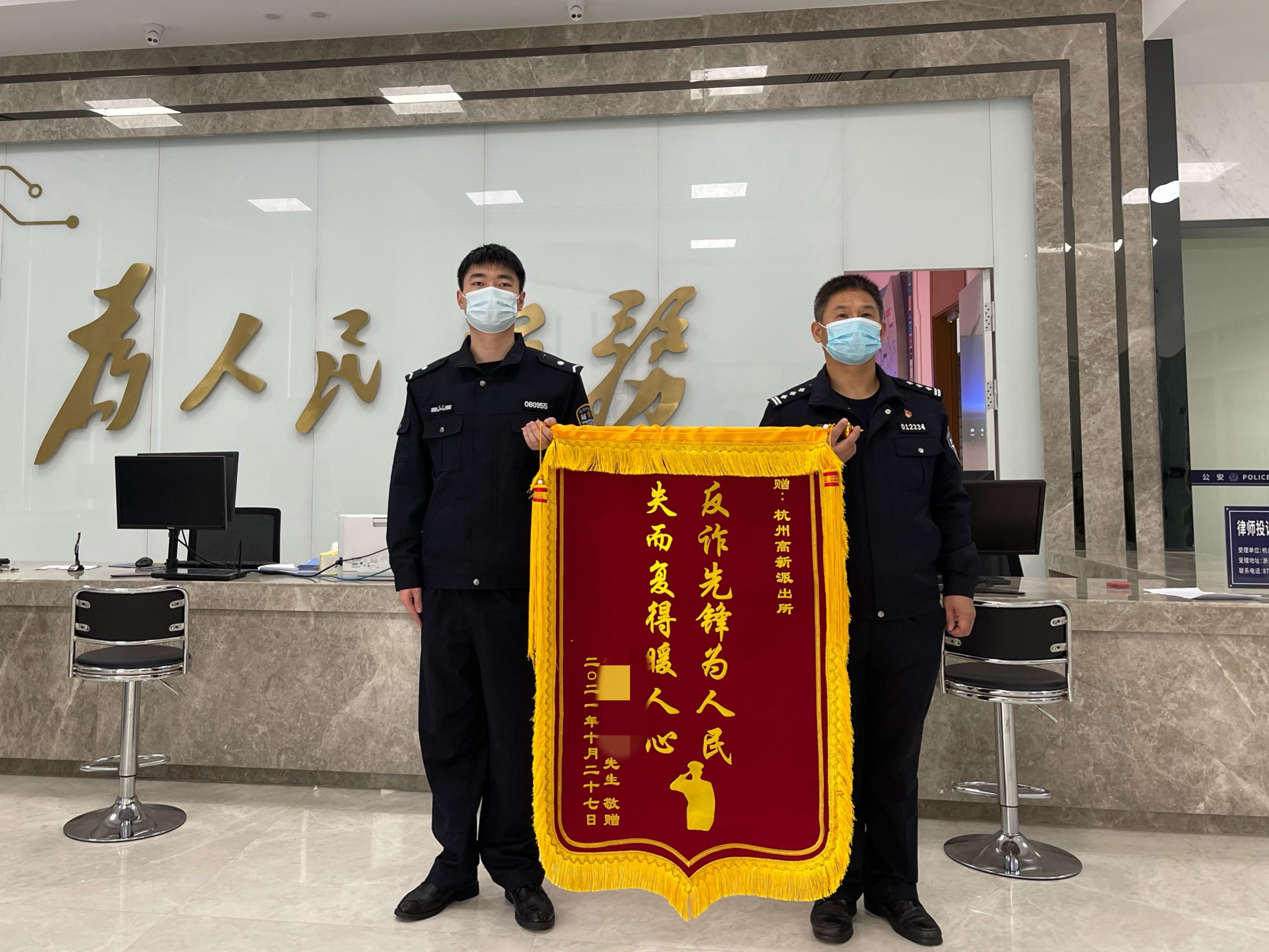 愿你们的每滴汗水都有回报,向你们的负重前行致敬