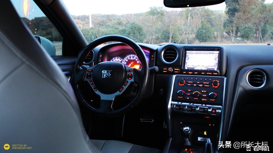 唯快是图，无数男孩梦想中的“战神”GTR轻体验