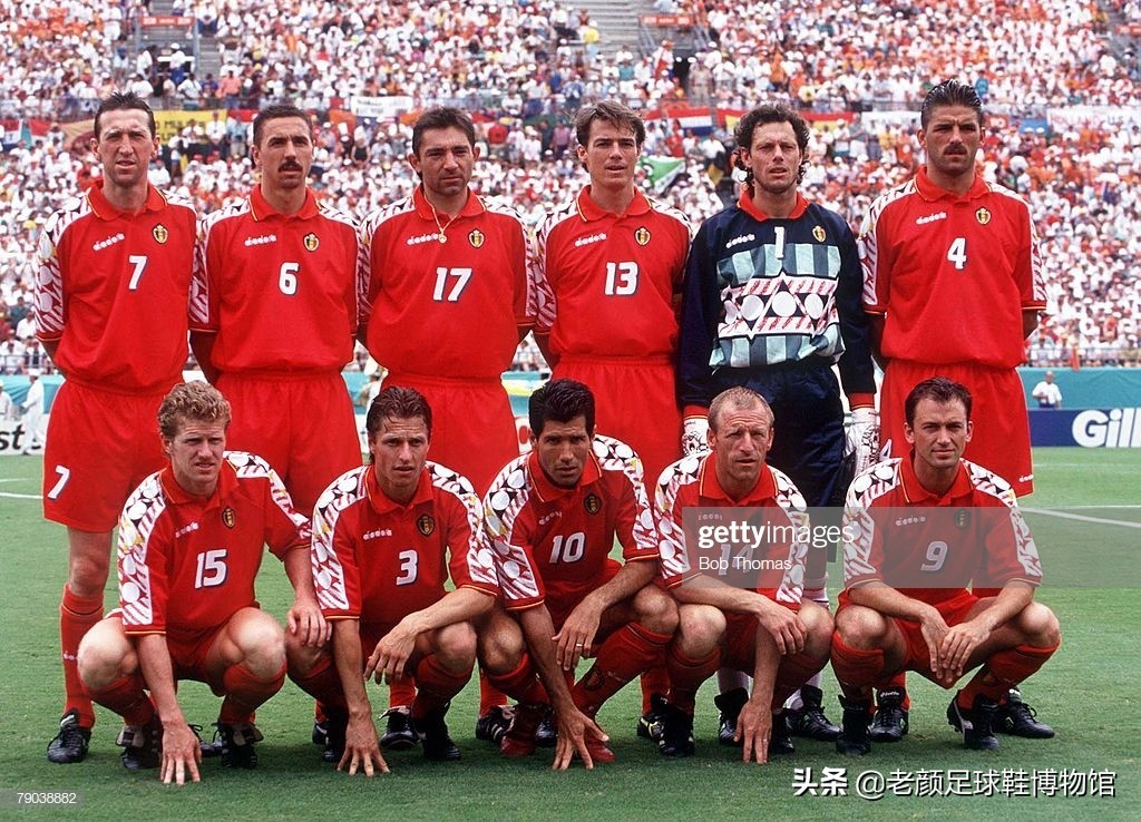 第一个穿白球鞋的足球运动员,第一个穿耐克篮球鞋的nba运动员