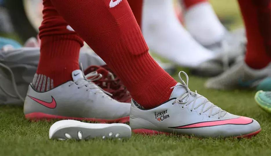 你还记得自己的第一双球鞋吗，那双破旧的大博文？