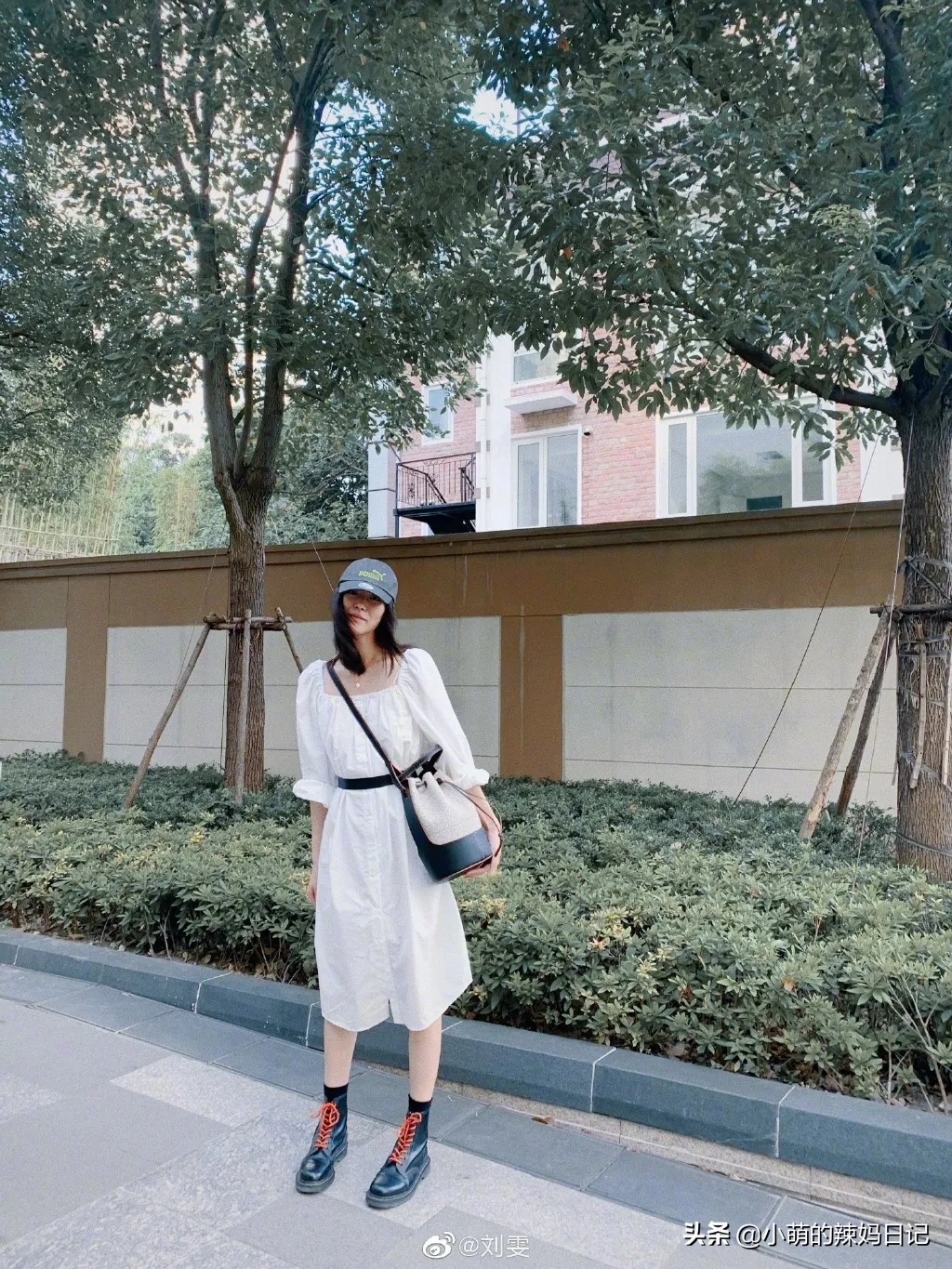 穿连衣裙可以配什么鞋,穿连衣裙上面搭配什么鞋子