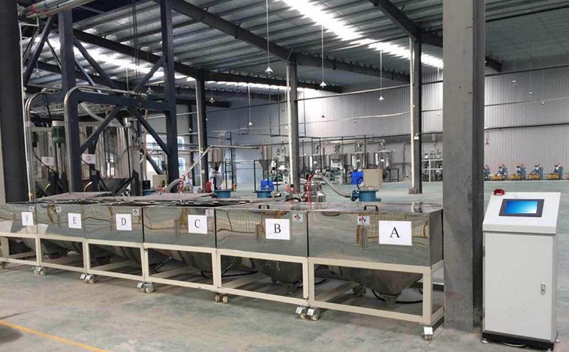 可24小时连续供料作业！塑料辅机产业转型成功了？