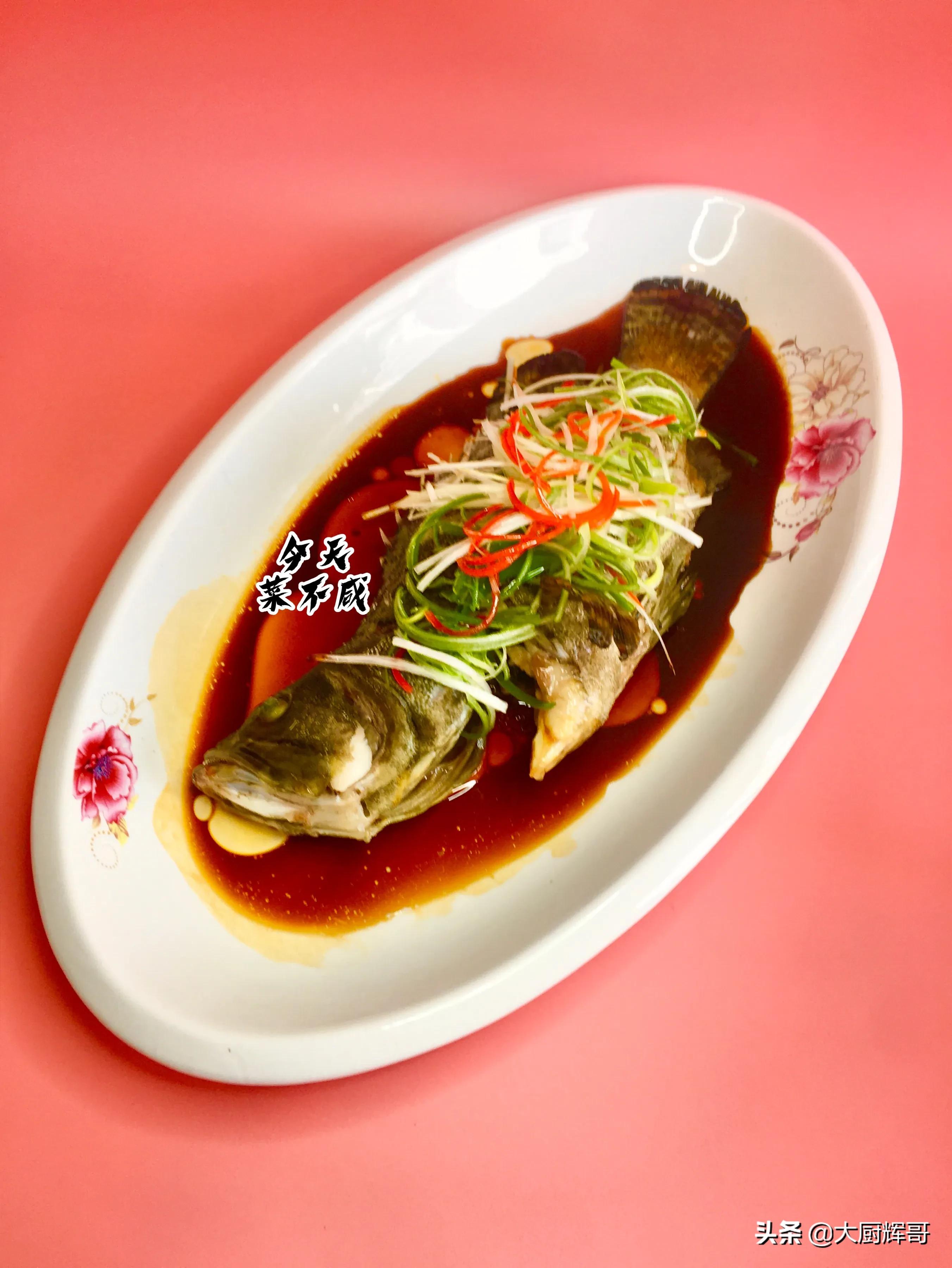 清蒸石斑鱼的教程简单易学,清蒸石斑鱼一般开锅蒸几分钟