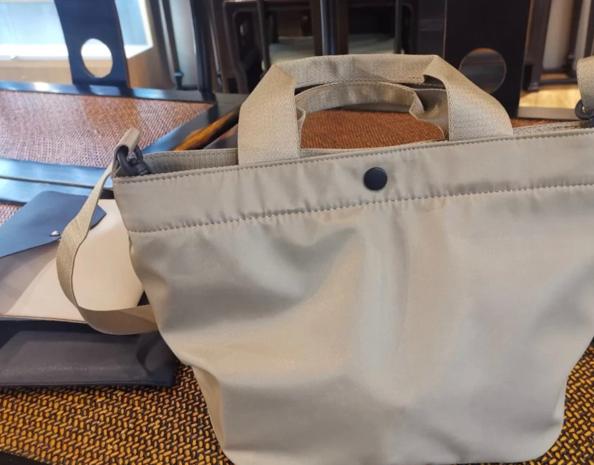 优衣库经典百搭包,优衣库慵懒风包包