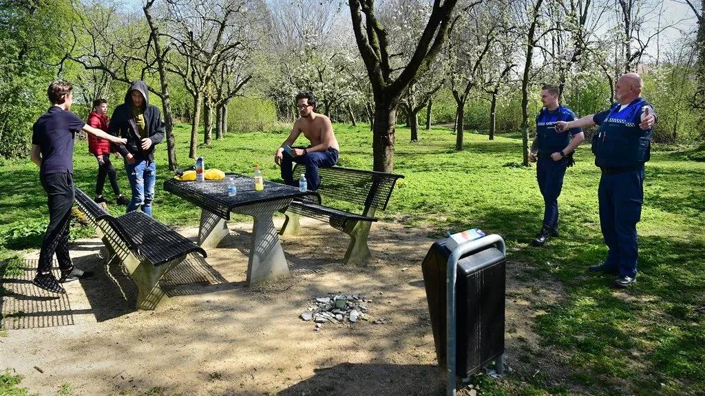 全世界将开启“半永久*锁封**”至少两年时间