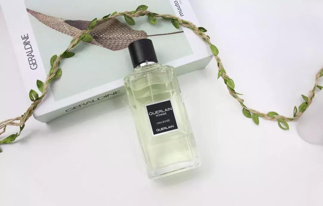 一闻就觉得不简单的香水推荐,让人一闻就无法自拔的香水推荐