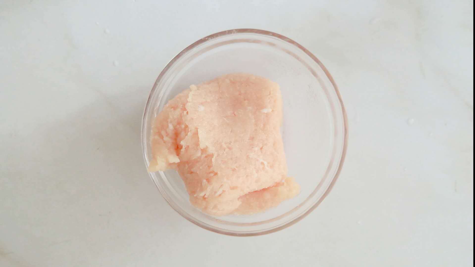 辅食一定要吃点高钙的食物,盲目补钙会不会致小儿钙过量