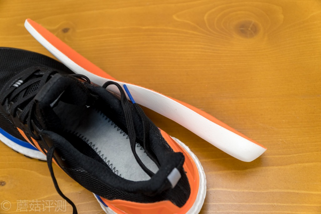 阿迪ultraboost22黑蓝,阿迪supernova和ultraboost