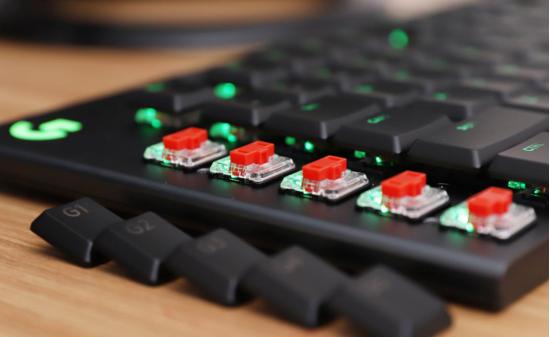 罗技6930电竞耳机,罗技g系列打游戏鼠标哪个好用