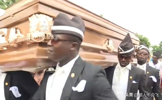 “黑人抬棺”视频全球爆红，背后的故事原来是非洲少年创业故事。