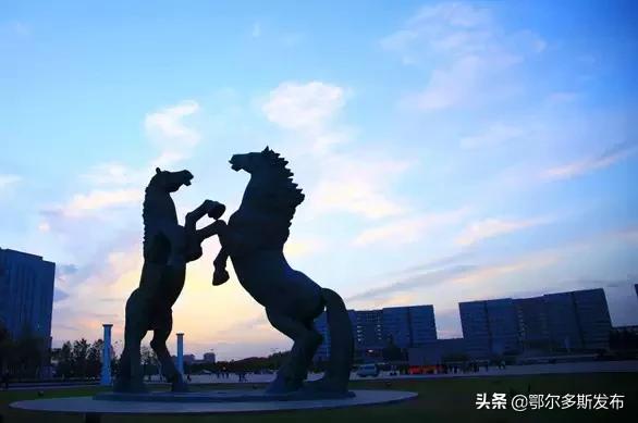 康巴什的十二个时辰，最美的竟是子时，你同意吗？