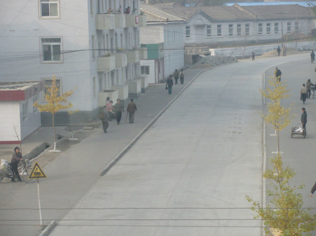 朝鲜观察，在朝鲜花钱都不一定买得到东西