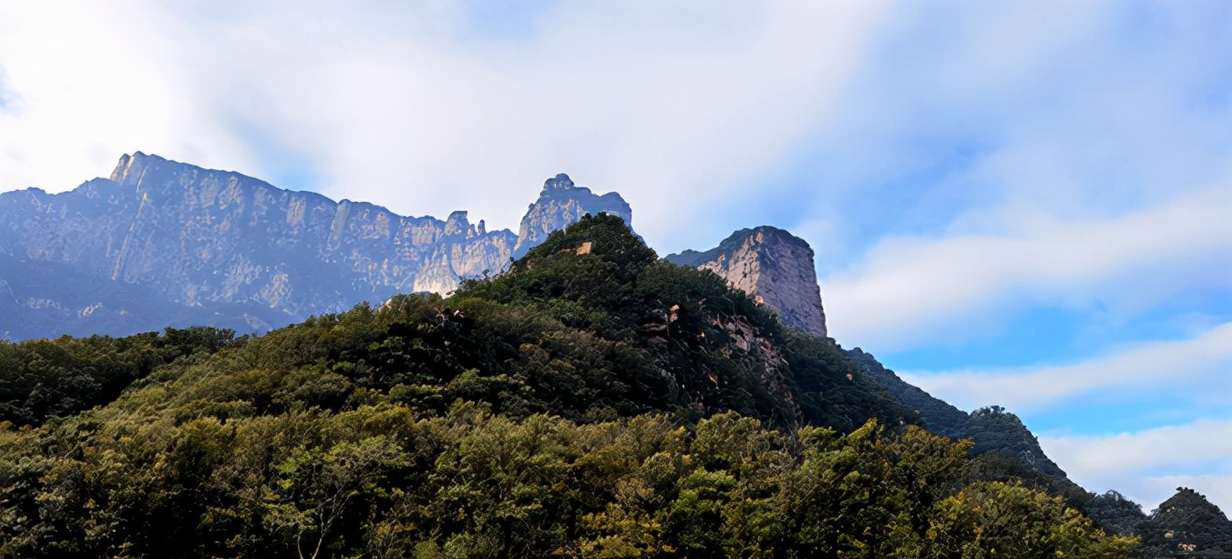 八道沟景区大门,八里沟二道门民宿