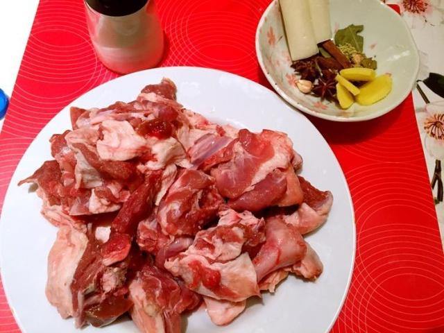 炖肉汤想要鲜美要避开这三种调料,炖肉的老汤处理方法