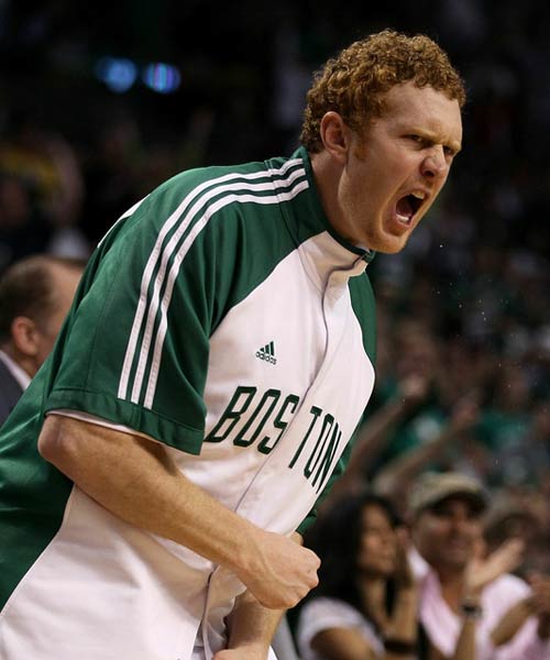 科比连续9场40+诠释黑曼巴精神,科比曼巴全场60分