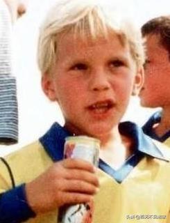 足坛十大颜值球星照片,足坛十大巨星小时候