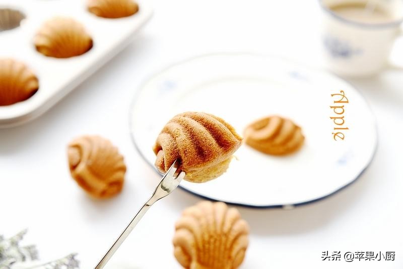 香蕉做甜品真的很绝,一根变黑的香蕉做甜点