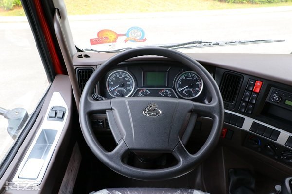 乘龙h5v4x2港口牵引车,豪沃tx-4x2港口牵引车