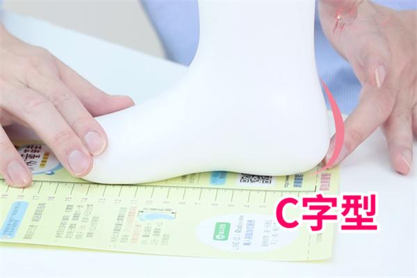 想给小孩买鞋子不知道尺码怎么办,给孩子买鞋不知道鞋码怎么选