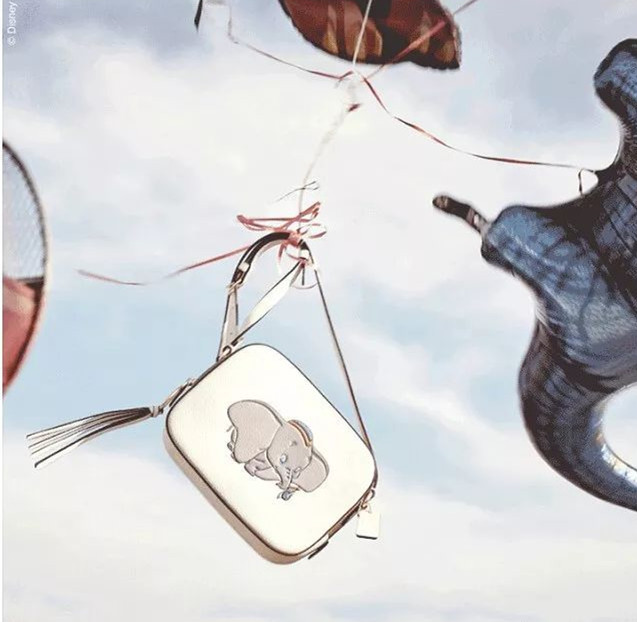 适合年轻人的轻奢女包品牌 (值得推荐的轻奢入门级女包品牌)