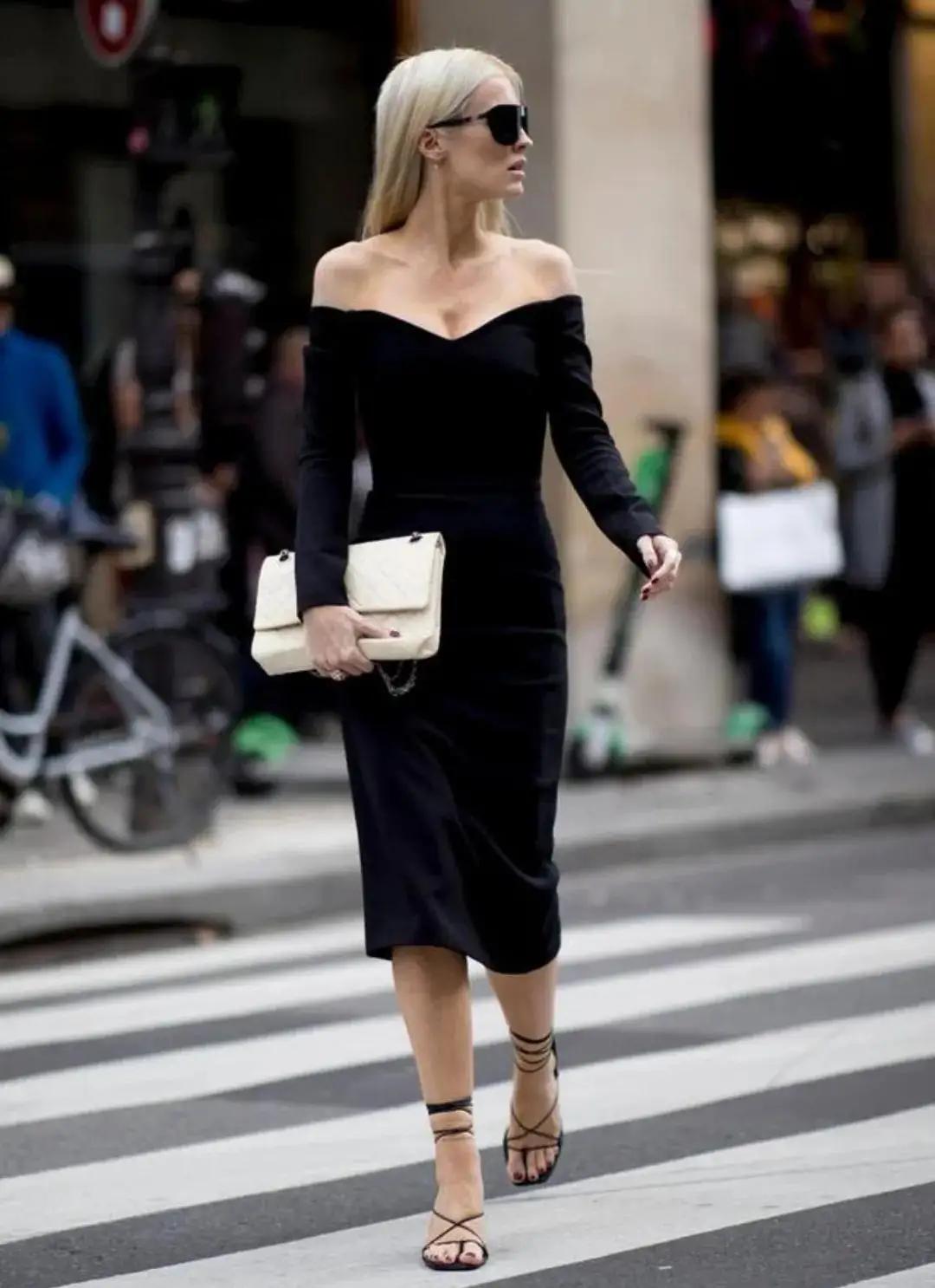 宋慧乔穿格子短裙显知性美,宋慧乔黑色连衣裙领奖