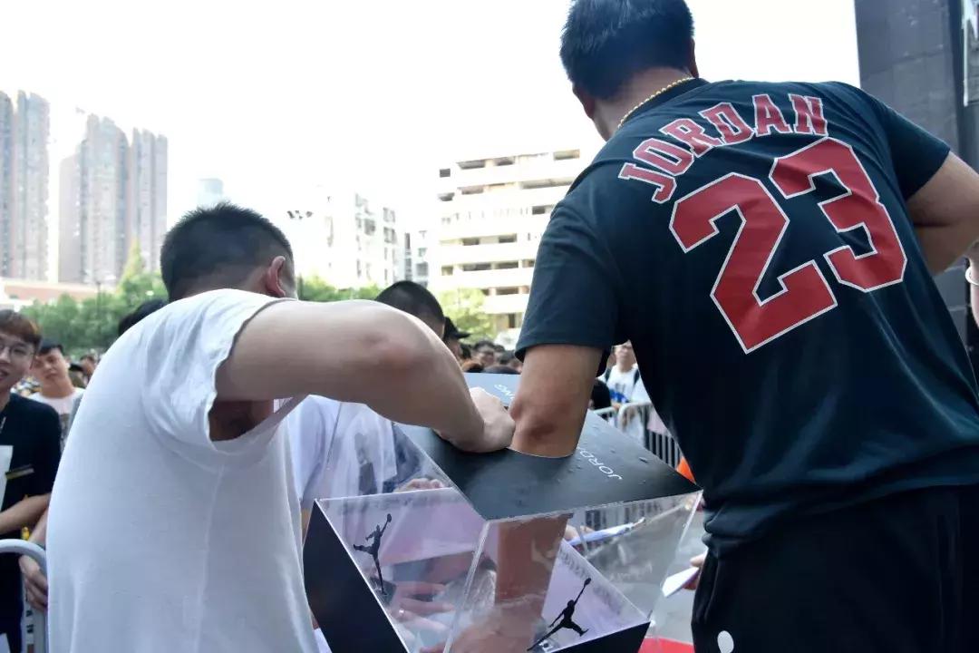 你还记得你是因为什么而爱上球鞋的吗？