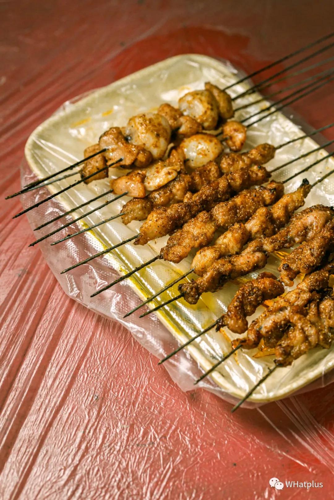 只有3张桌子的小破店，竟然把烧烤做得像米其林3星