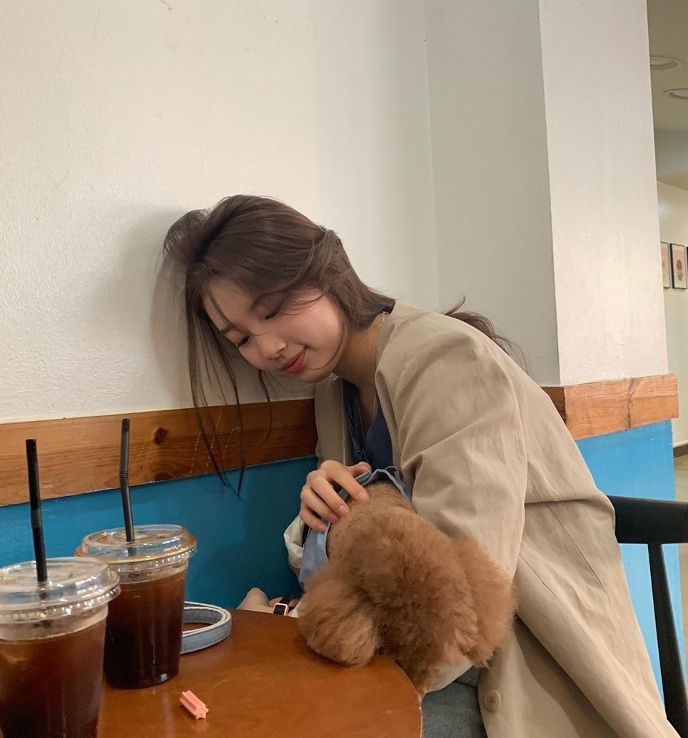 一条丝巾有多种搭配方法,丝巾的十种搭法