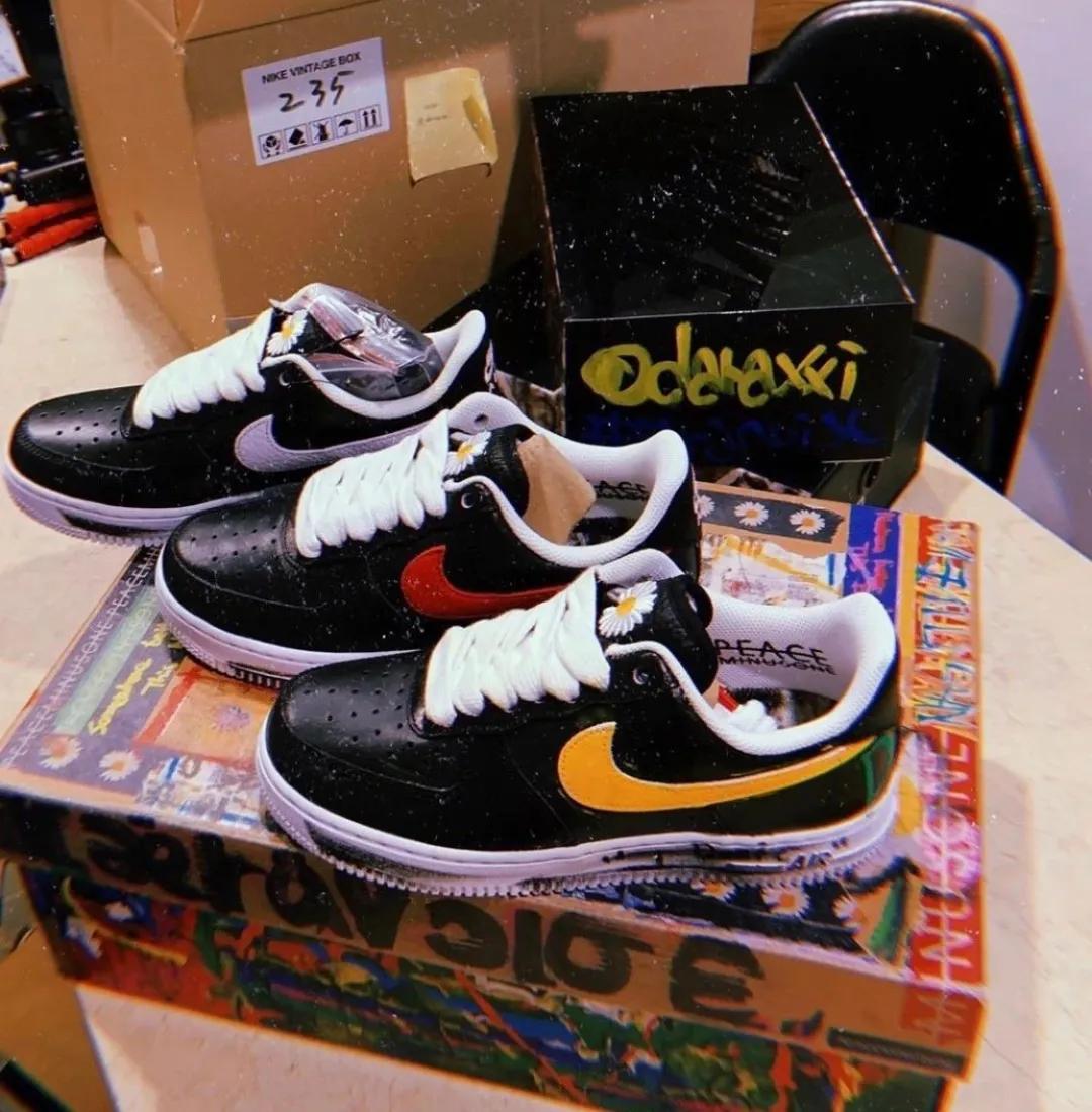 易烊千玺权志龙同款鞋,易烊千玺权志龙造型