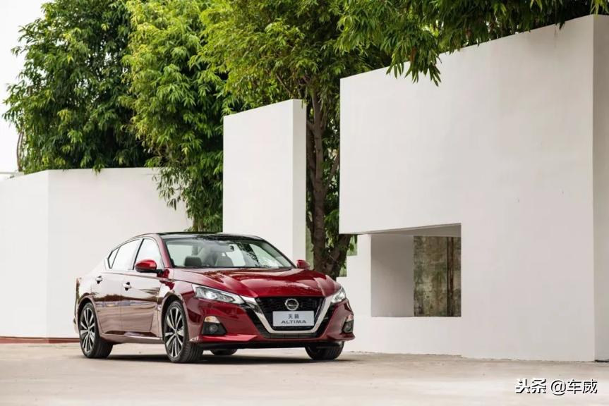 全新天籁竞争力分析,设计、舒适性有优势,但运动只表现在发动机