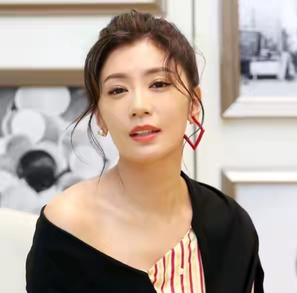 贾静雯颜值巅峰至尊红颜,至尊红颜贾静雯综艺