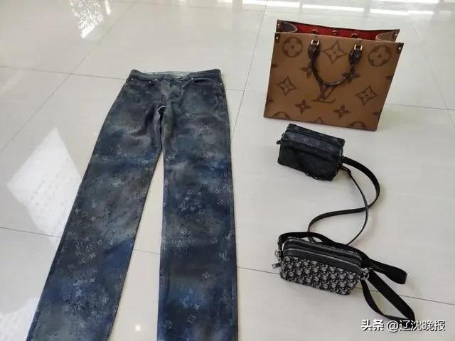 小伙给女友买包,小伙为女朋友买包被骗