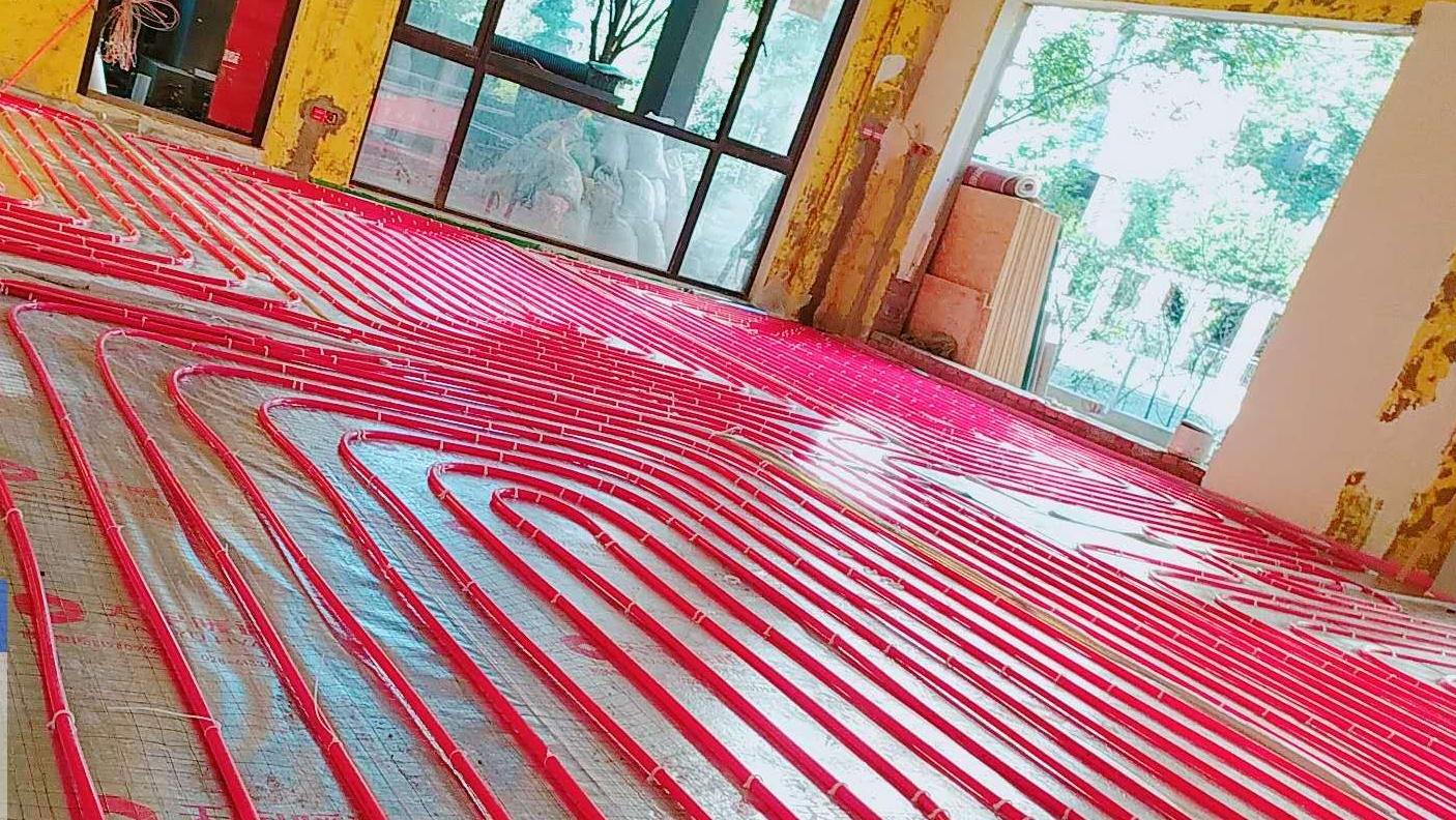 电地暖和空气能地暖优缺点,空气能地暖无水的好还是有水的好