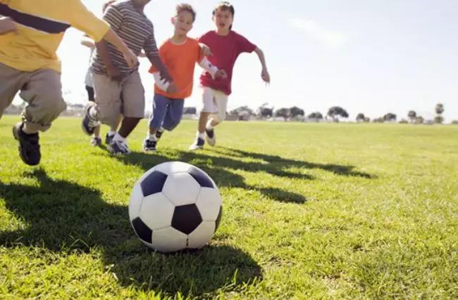 儿童比较瘦适合什么体育运动,儿童感冒适合锻炼哪些运动