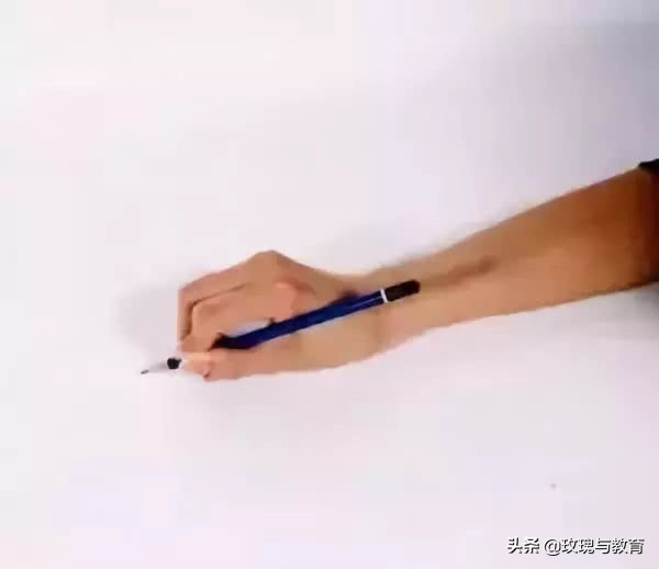 小孩书写潦草怎样引导,孩子写字潦草不规范的原因