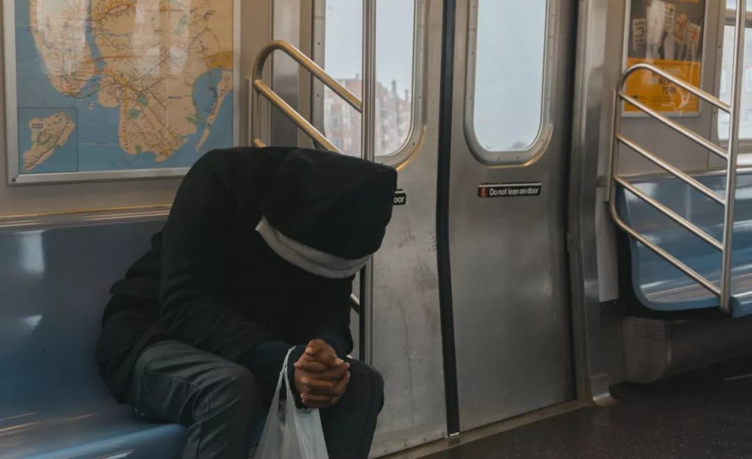 北大女生自杀事件:这场极致的冥王星操纵,只钩住了2件事