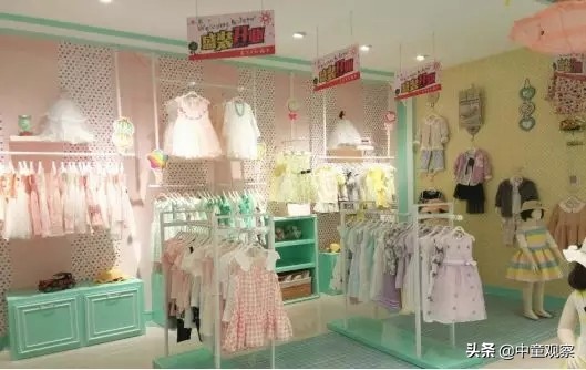 女童洋气浅色系秋款童装陈列图片,青少年男童装12到15岁陈列搭配