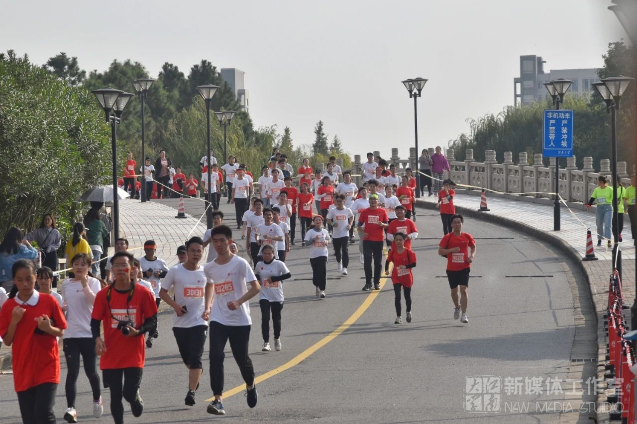 马拉松江南跑道,江南大学地铁站马拉松