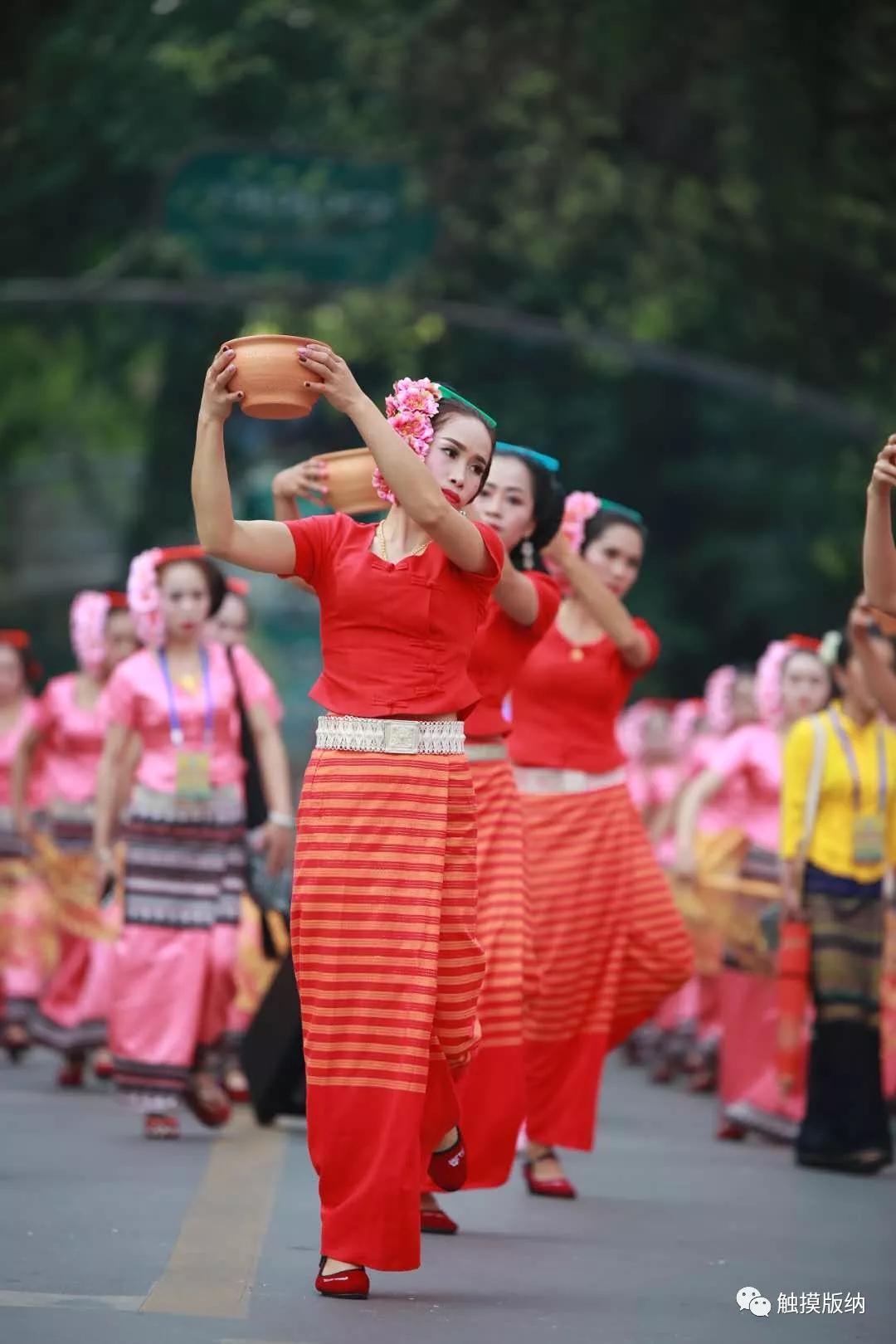 泼水节游演直播回放,泼水节舞蹈双江狂欢2018
