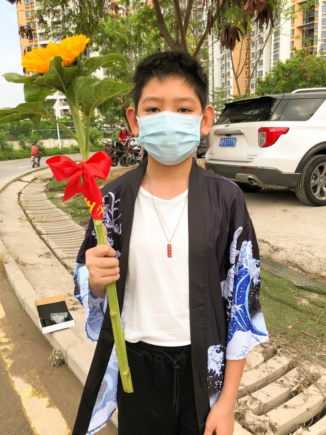 萌娃、萌宠纷纷抢镜!今年高考作文,深圳学生躺赢?