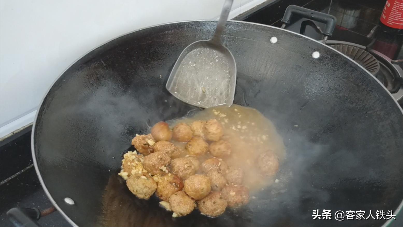 藕丸子怎样做出来q弹不易煮烂,怎样做莲藕丸子才好吃呢