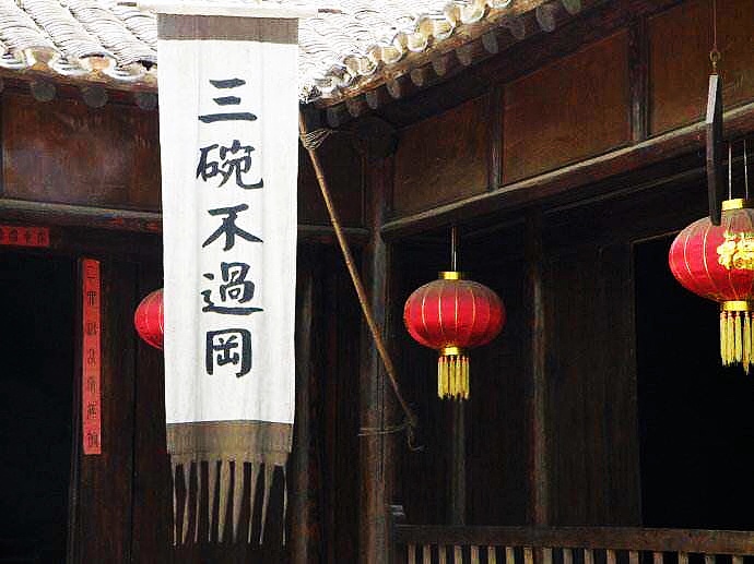 从布帘酒旗到招幌，广告一直在我们身边，从未缺席