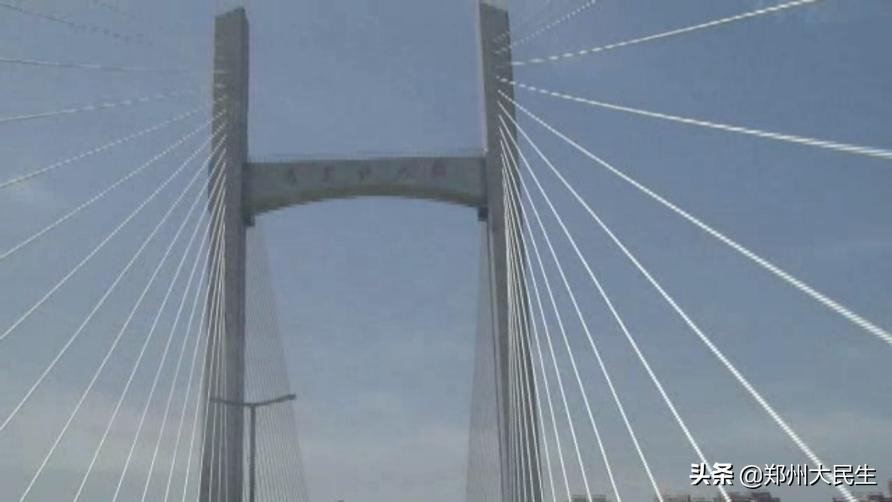 纯电新能源汽车驾驶体验,新能源老年代步车能上路吗