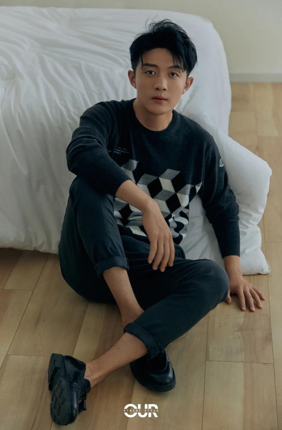 moncler羽绒服国外代言明星,moncler一件羽绒服可以穿几年