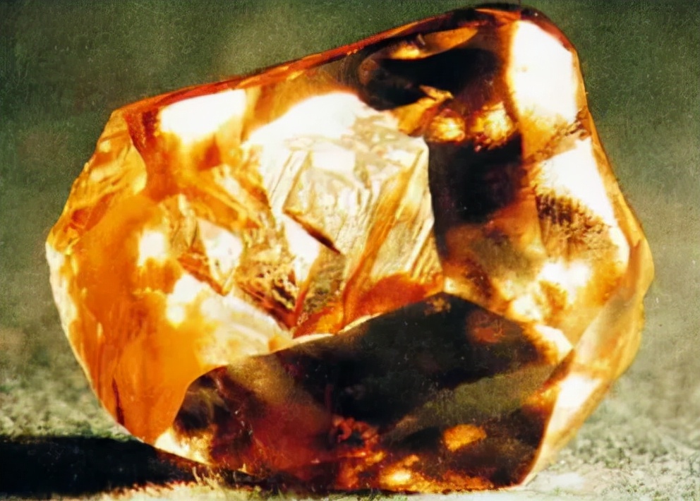 魏振芳捡到一个价值十亿的大钻石,魏振芳捡到钻石的视频