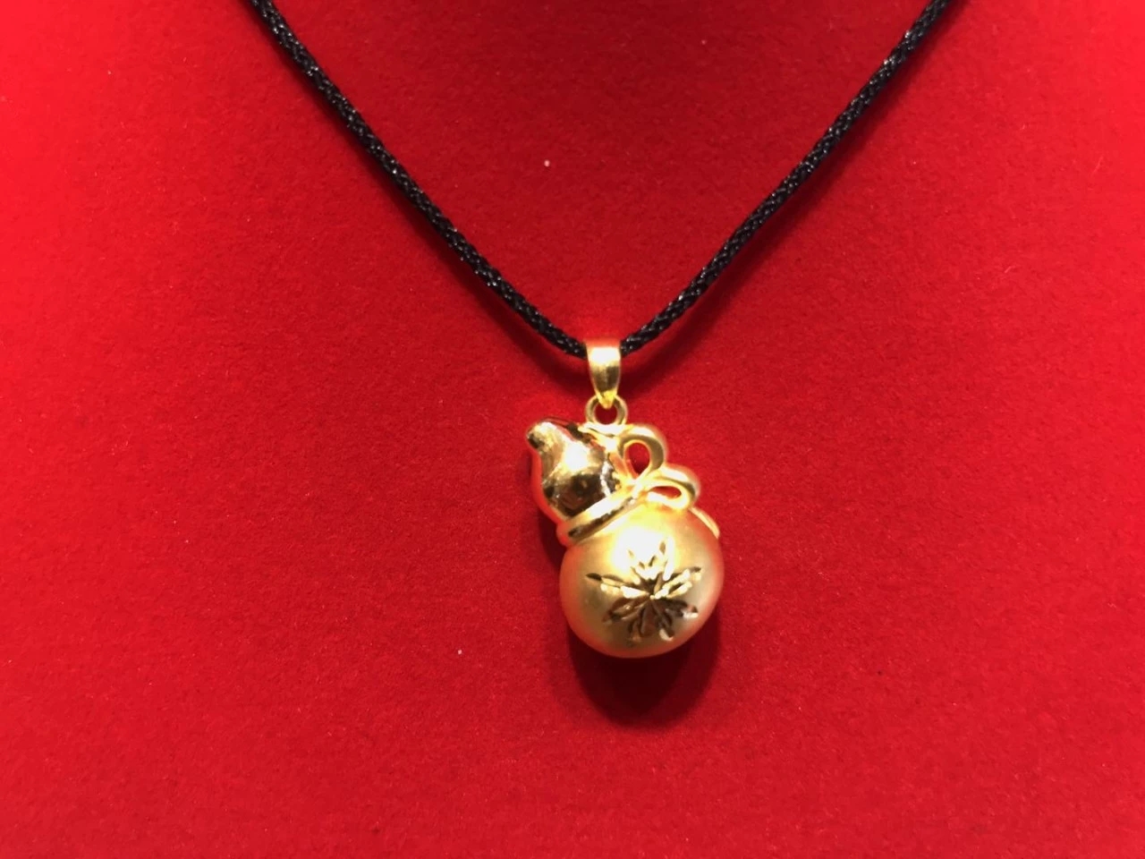 象牌吊坠什么含义,戴关羽吊坠的含义