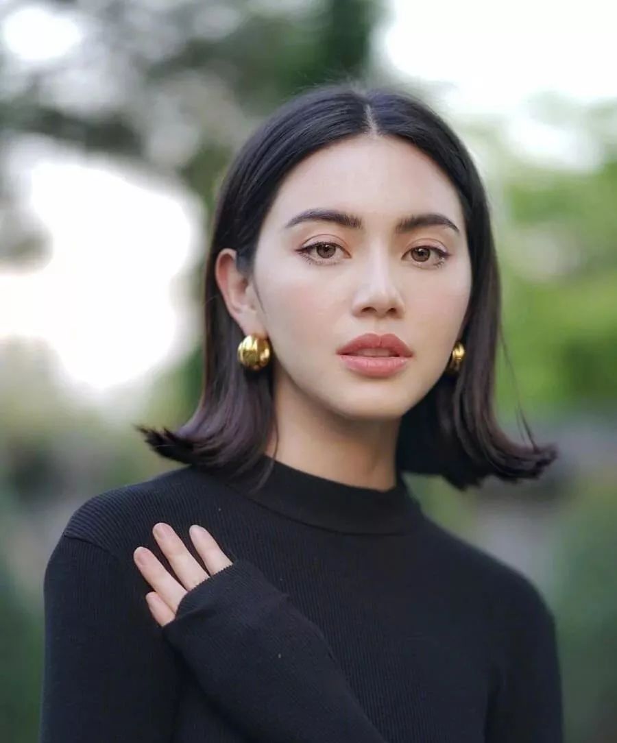 脸大的女孩适合什么发型显脸小,今年最火的3种发型减龄又好看