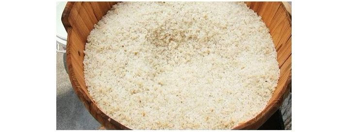 有一种必备面膜就是酒粕面膜,补水保湿酒粕面膜