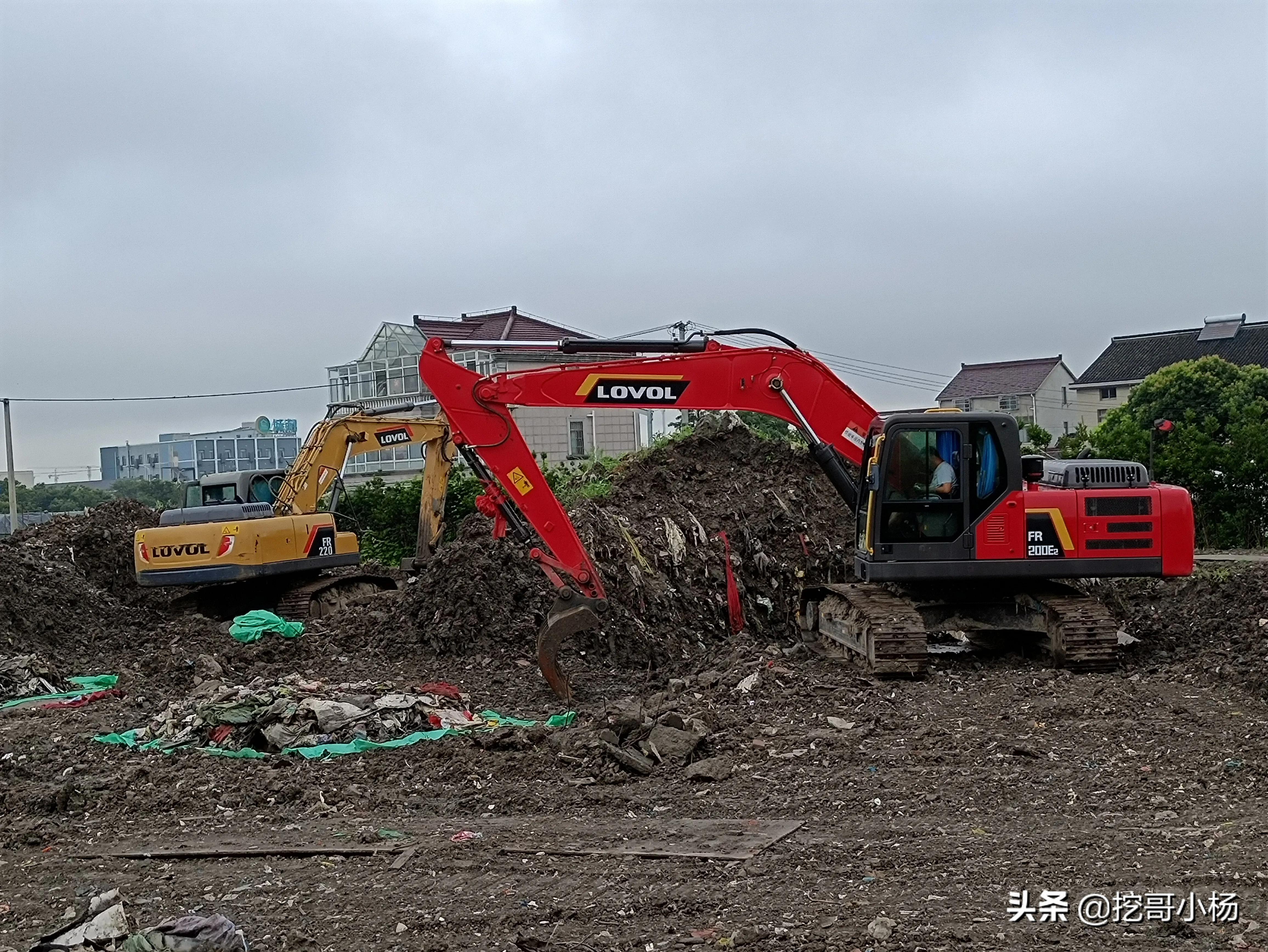 开挖机月入过万真的吗,你们觉得开挖机挣钱吗